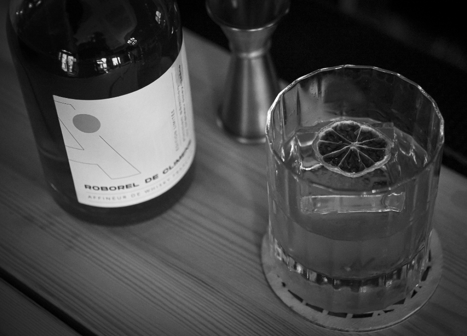 ARC_Semillon-ambiance2-B&W-960x692